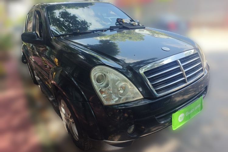 Used SsangYong Rexton 2011 2.0T Four-Wheel Drive Luxury Navigation Edition Front Right 45 Deg