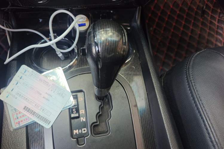 Used SsangYong Rexton 2011 2.0T Four-Wheel Drive Luxury Navigation Edition Gear Lever