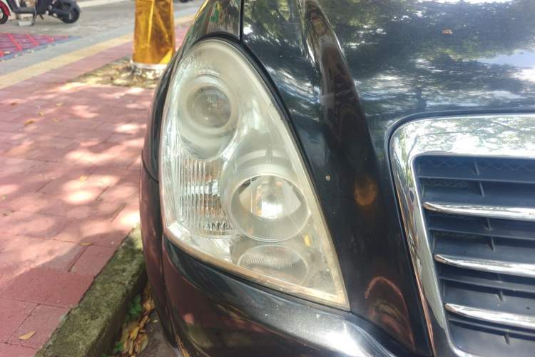 Used SsangYong Rexton 2011 2.0T Four-Wheel Drive Luxury Navigation Edition Right Front Headlight