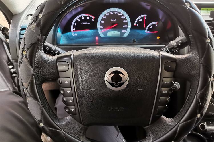 Used SsangYong Rexton 2011 2.0T Four-Wheel Drive Luxury Navigation Edition Steering Wheel