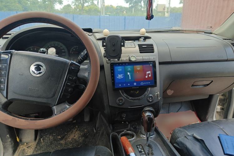 Used SsangYong Rexton 2011 2.7T Four-Wheel Drive Luxury Navigation Edition Center Console