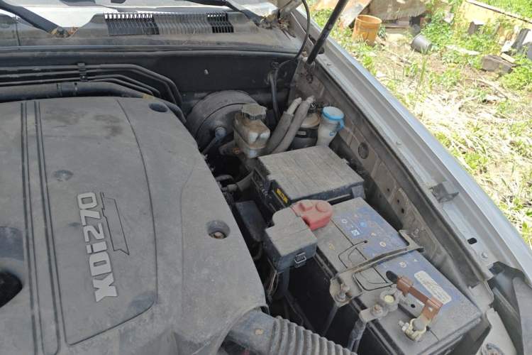 Used SsangYong Rexton 2011 2.7T Four-Wheel Drive Luxury Navigation Edition Engine Bay Left