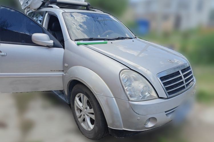 Used SsangYong Rexton 2011 2.7T Four-Wheel Drive Luxury Navigation Edition Front Right 45 Deg