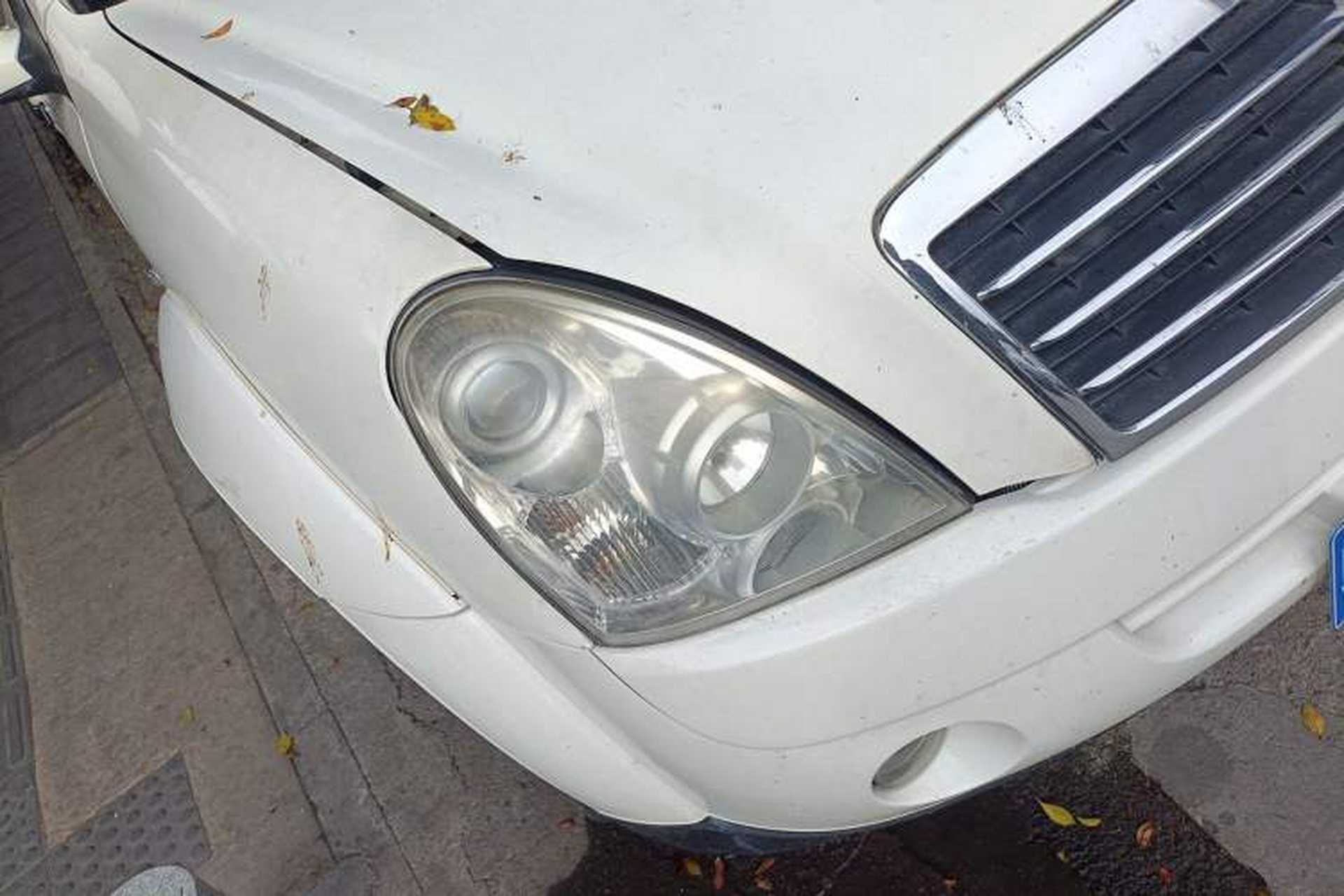 Used SsangYong Rexton 2011 2.0T Four-Wheel Drive Luxury Navigation Edition Right Front Headlight