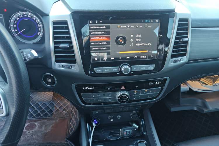 Used SsangYong Rexton 2019 Resto G4 2.2T 4x4 Luxury Edition 7 Seats Diesel Audio And AC Panel