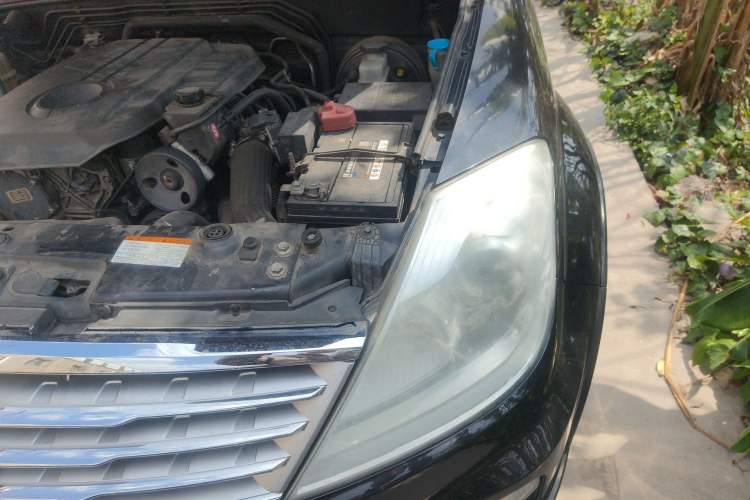 Used SsangYong Rexton W 2014 2.0T Four-Wheel Drive Luxury Navigation Version with 7 Seats Engine Bay Left
