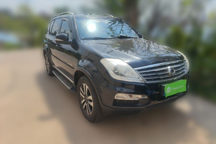 Used SsangYong Rexton W 2014 2.0T Four-Wheel Drive Luxury Navigation Version with 7 Seats Exterior 2
