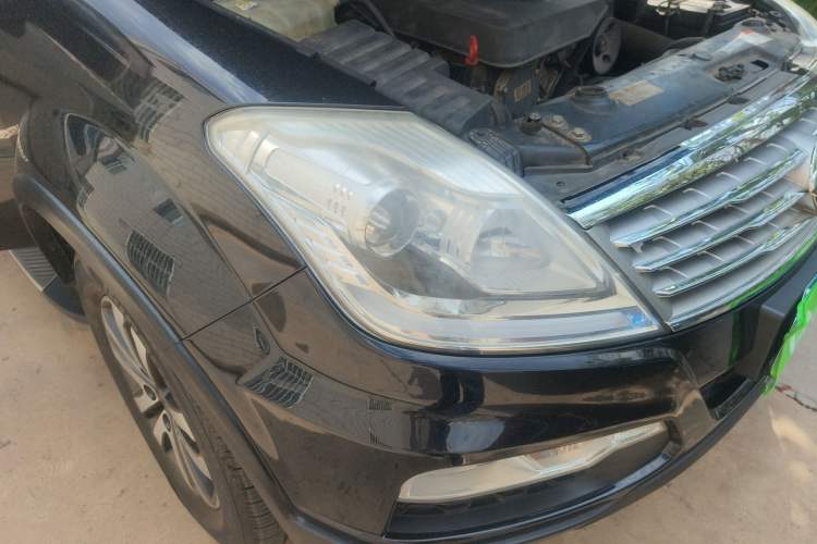 Used SsangYong Rexton W 2014 2.0T Four-Wheel Drive Luxury Navigation Version with 7 Seats Exterior 6
