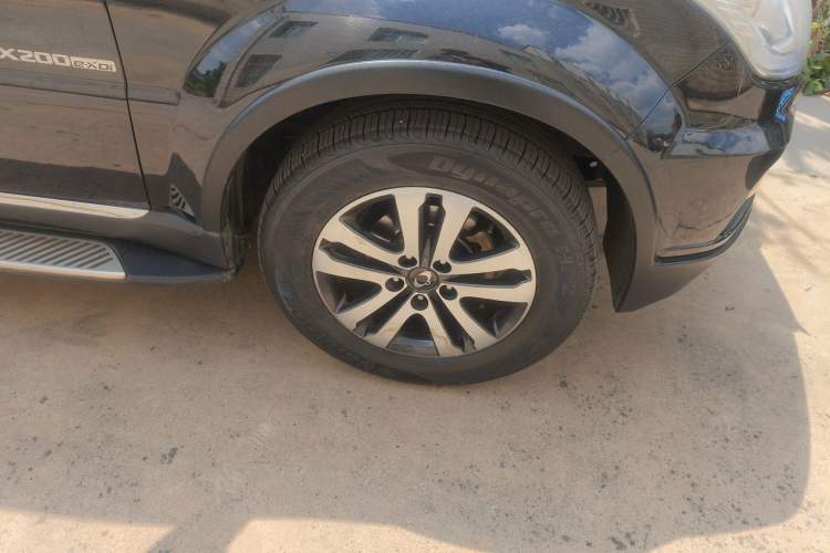 Used SsangYong Rexton W 2014 2.0T Four-Wheel Drive Luxury Navigation Version with 7 Seats Exterior 7