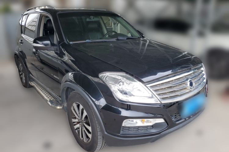 Used SsangYong Rexton W 2014 2.0T Two-Wheel Drive Elite Navigation Version with 5 Seats Front Right 45 Deg