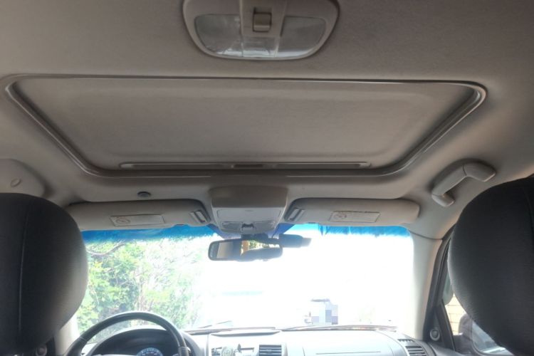 Used SsangYong Rexton W 2014 2.0T Four-Wheel Drive Luxury Navigation Version with 7 Seats Headliner