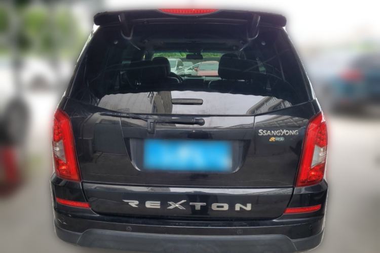 Used SsangYong Rexton W 2014 2.0T Two-Wheel Drive Elite Navigation Version with 5 Seats Rear