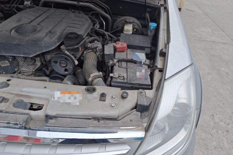 Used SsangYong Rexton W 2014 2.0T Four-Wheel Drive Luxury Navigation Version with 5 Seats Engine Bay Left