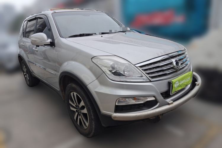 Used SsangYong Rexton W 2014 2.0T Four-Wheel Drive Luxury Navigation Version with 5 Seats Front Right 45 Deg