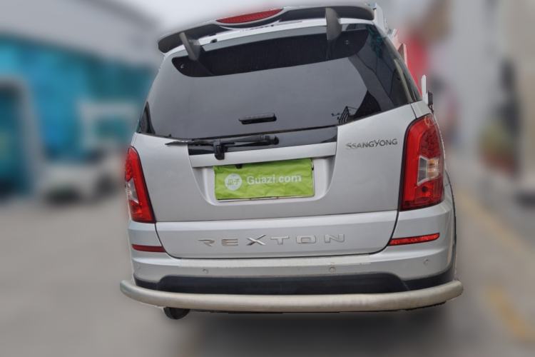 Used SsangYong Rexton W 2014 2.0T Four-Wheel Drive Luxury Navigation Version with 5 Seats Rear