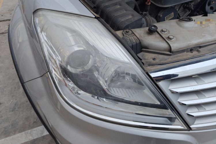 Used SsangYong Rexton W 2014 2.0T Four-Wheel Drive Luxury Navigation Version with 5 Seats Right Front Headlight