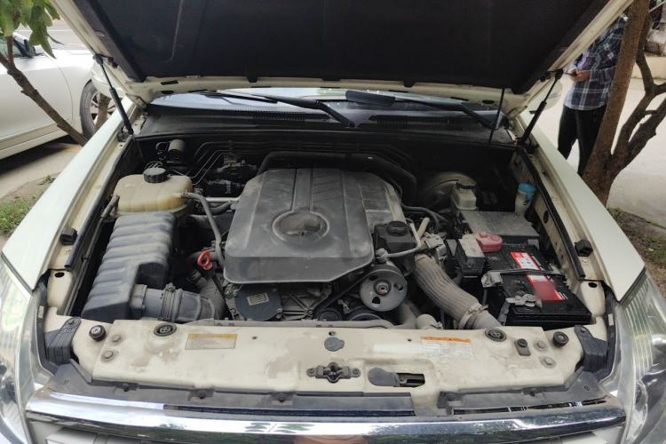 Used SsangYong Rexton W 2014 2.0T Four-Wheel Drive Luxury Navigation Version with 5 Seats Engine Bay