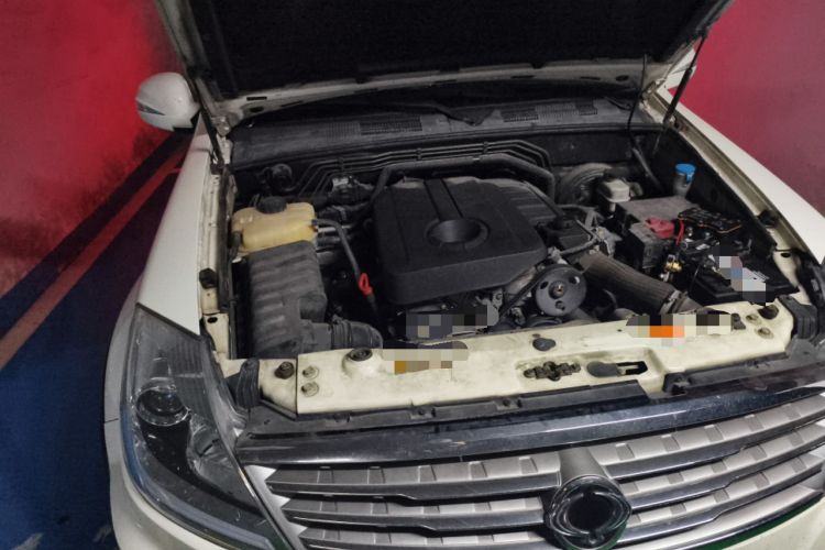 Used SsangYong Rexton W 2014 2.0T Four-Wheel Drive Luxury Navigation Version with 5 Seats Engine Bay Right