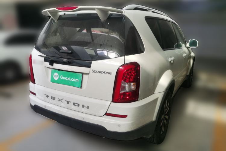 Used SsangYong Rexton W 2014 2.0T Four-Wheel Drive Luxury Navigation Version with 5 Seats Exterior 5