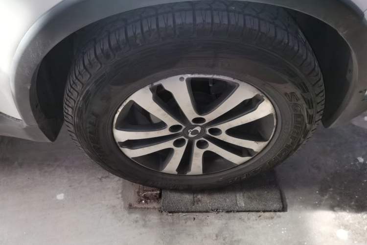 Used SsangYong Rexton W 2014 2.0T Four-Wheel Drive Luxury Navigation Version with 5 Seats Exterior 7