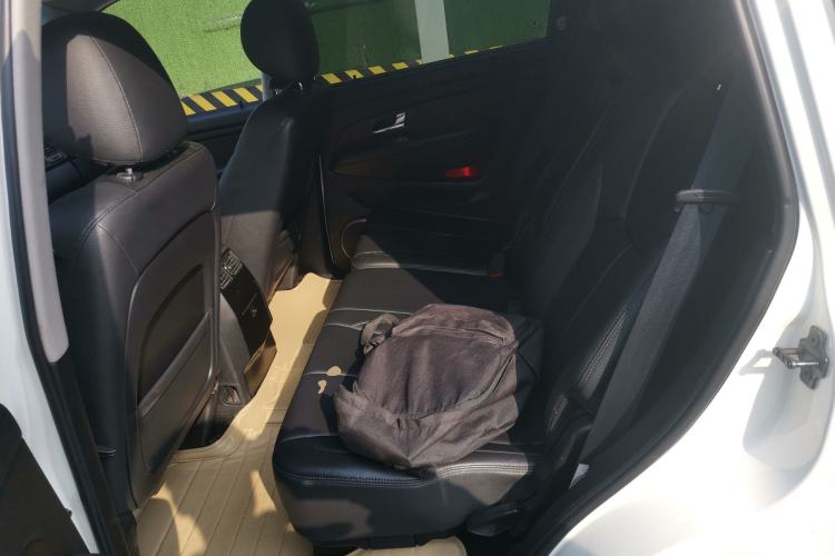 Used SsangYong Rexton W 2014 2.0T Four-Wheel Drive Luxury Navigation Version with 7 Seats Left Rear Seat