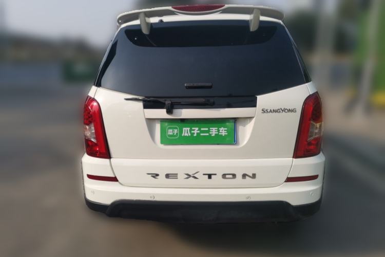 Used SsangYong Rexton W 2014 2.0T Four-Wheel Drive Luxury Navigation Version with 7 Seats Rear