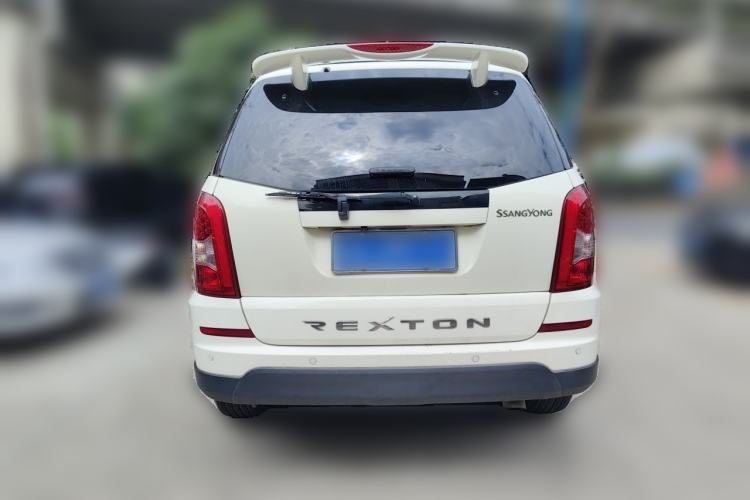 Used SsangYong Rexton W 2014 2.0T Four-Wheel Drive Luxury Navigation Version with 5 Seats Rear