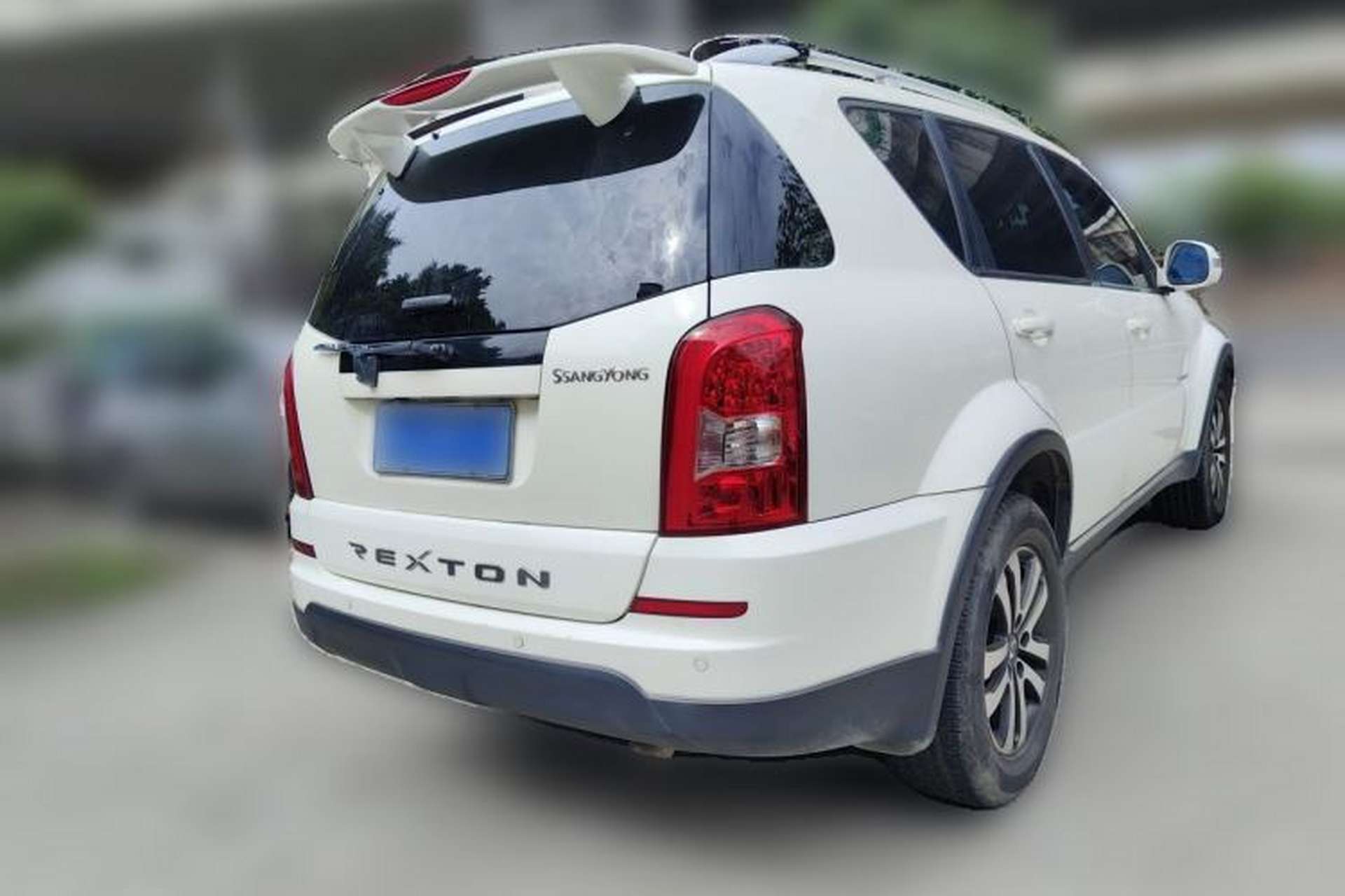 Used SsangYong Rexton W 2014 2.0T Four-Wheel Drive Luxury Navigation Version with 5 Seats Rear Right 45 Deg