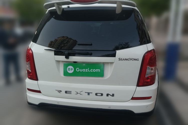Used SsangYong Rexton W 2014 2.0T Four-Wheel Drive Luxury Navigation Version with 5 Seats Rear