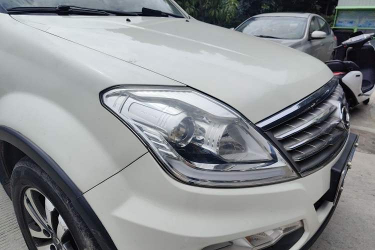 Used SsangYong Rexton W 2014 2.0T Four-Wheel Drive Luxury Navigation Version with 5 Seats Right Front Headlight