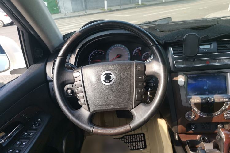 Used SsangYong Rexton W 2014 2.0T Four-Wheel Drive Luxury Navigation Version with 7 Seats Steering Wheel