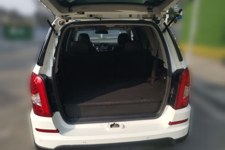 Used SsangYong Rexton W 2014 2.0T Four-Wheel Drive Luxury Navigation Version with 7 Seats Trunk
