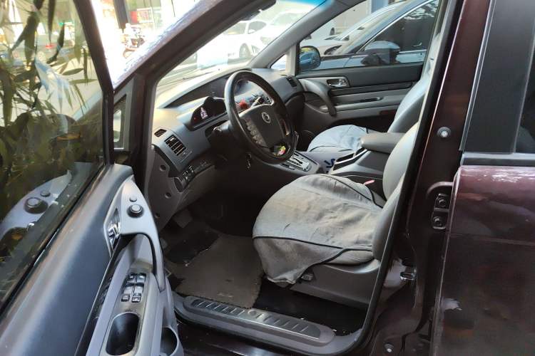 Used SsangYong Rodius 2014 2.0T Diesel 4x4 Luxury Navigation Edition Driver Seat
