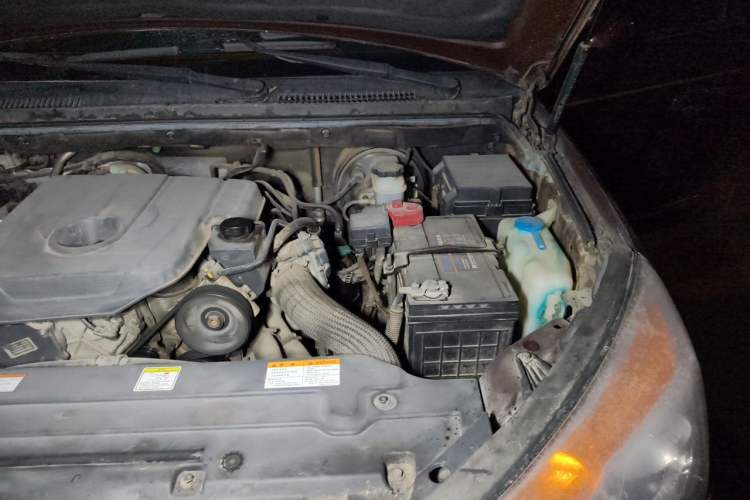 Used SsangYong Rodius 2014 2.0T Diesel 4x4 Luxury Navigation Edition Engine Bay Left