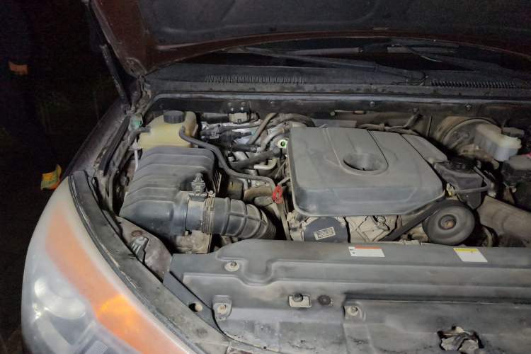 Used SsangYong Rodius 2014 2.0T Diesel 4x4 Luxury Navigation Edition Engine Bay Right