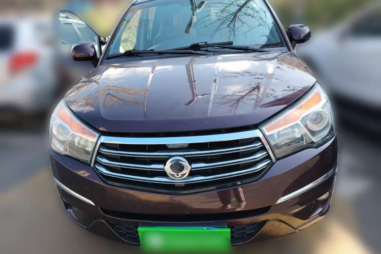 Used SsangYong Rodius 2014 2.0T Diesel Two-Wheel Drive Luxury Navigation Edition Front