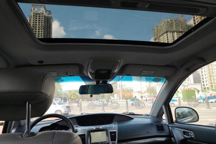 Used SsangYong Rodius 2014 2.0T Diesel Two-Wheel Drive Luxury Navigation Edition Headliner