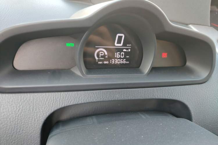 Used SsangYong Rodius 2014 2.0T Diesel Two-Wheel Drive Luxury Navigation Edition Odometer Close Up