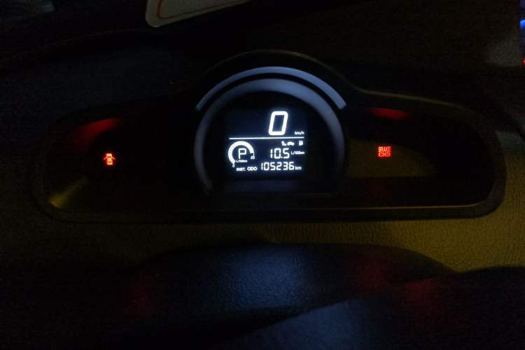 Used SsangYong Rodius 2014 2.0T Diesel 4x4 Luxury Navigation Edition Odometer Close Up