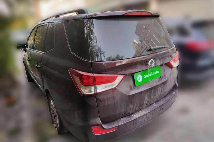 Used SsangYong Rodius 2014 2.0T Diesel 4x4 Luxury Navigation Edition Rear Left 45 Deg