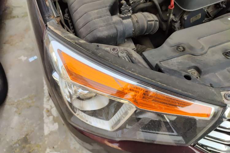 Used SsangYong Rodius 2014 2.0T Diesel 4x4 Luxury Navigation Edition Right Front Headlight
