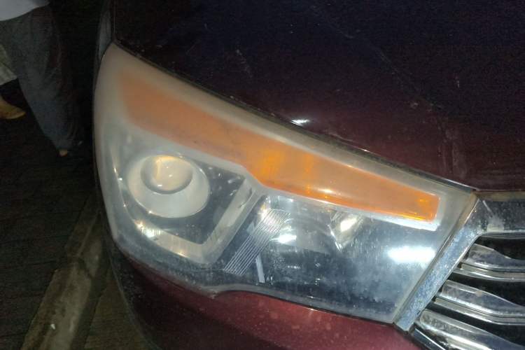 Used SsangYong Rodius 2014 2.0T Diesel 4x4 Luxury Navigation Edition Right Front Headlight