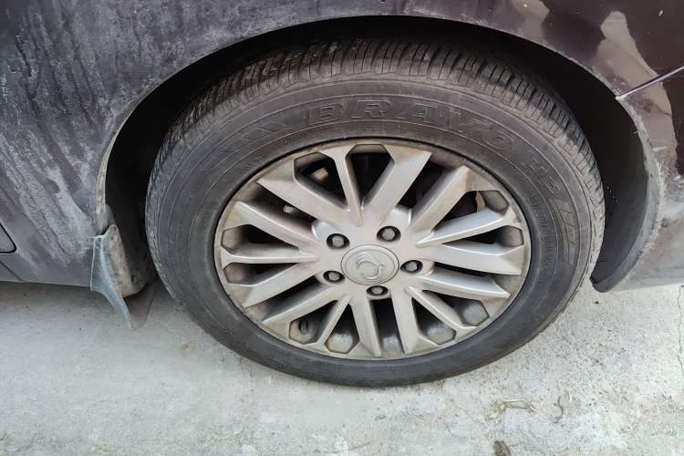 Used SsangYong Rodius 2014 2.0T Diesel 4x4 Luxury Navigation Edition Right Front Wheel Hub