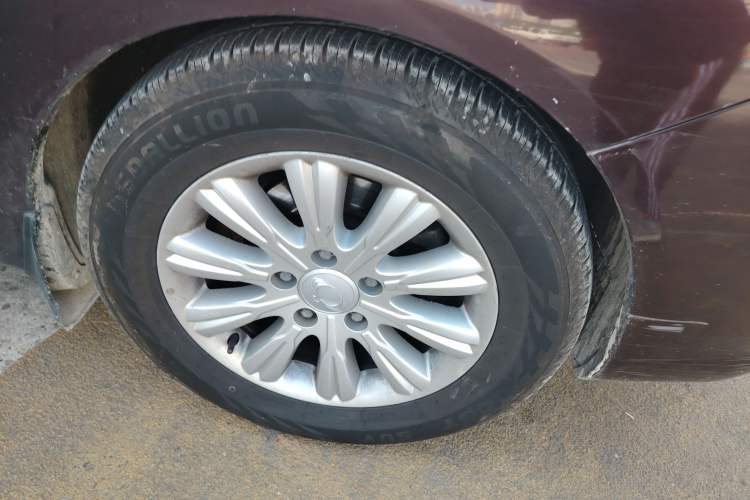 Used SsangYong Rodius 2014 2.0T Diesel Two-Wheel Drive Luxury Navigation Edition Right Front Wheel Hub