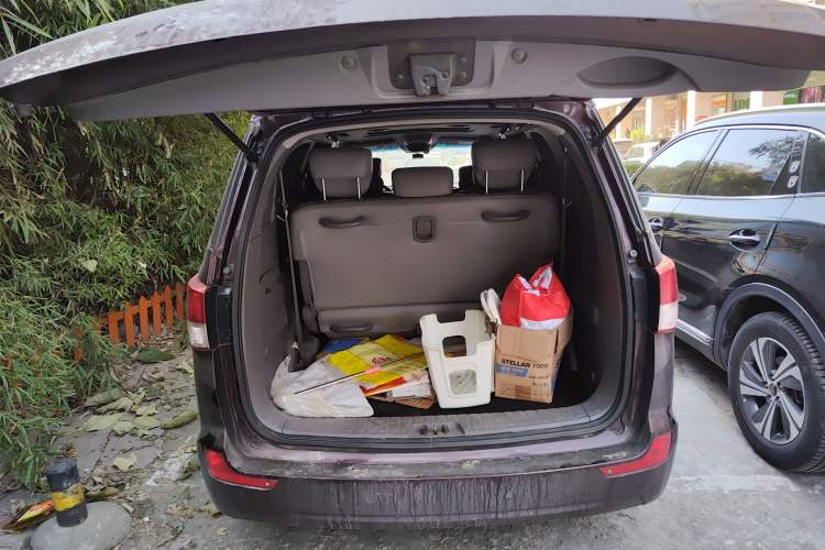 Used SsangYong Rodius 2014 2.0T Diesel 4x4 Luxury Navigation Edition Trunk