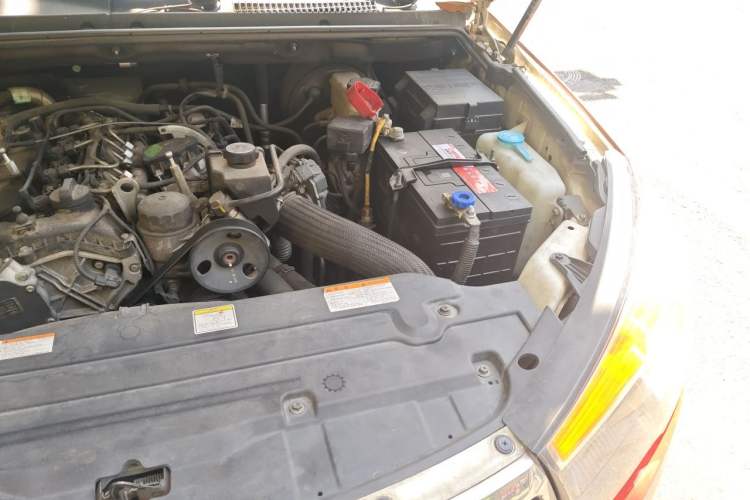 Used SsangYong Rodius 2014 2.0T Diesel 4x4 Luxury Navigation Edition Engine Bay Left