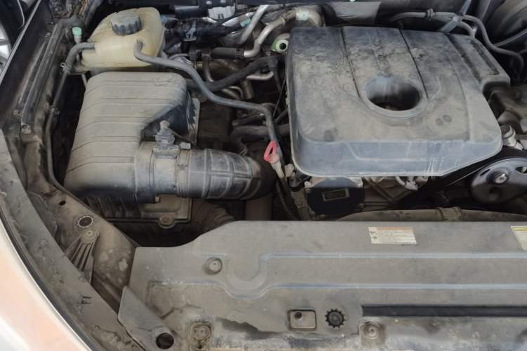 Used SsangYong Rodius 2014 2.0T Diesel Two-Wheel Drive Luxury Navigation Edition Engine Bay Right