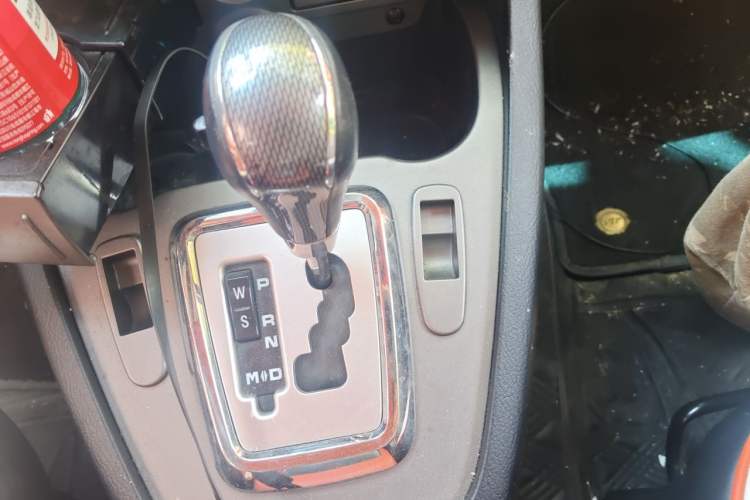 Used SsangYong Rodius 2014 2.0T Diesel 4x4 Luxury Navigation Edition Gear Lever