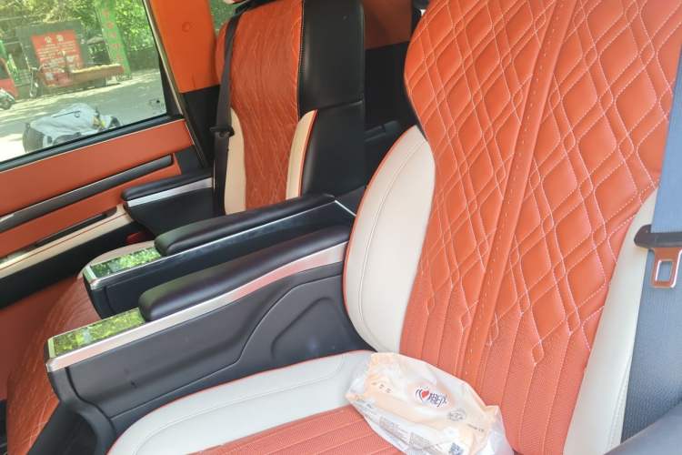 Used SsangYong Rodius 2014 2.0T Diesel 4x4 Luxury Navigation Edition Left Rear Seat