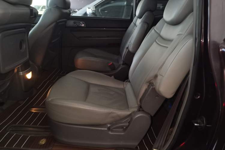 Used SsangYong Rodius 2014 2.0T Diesel Two-Wheel Drive Luxury Navigation Edition Left Rear Seat
